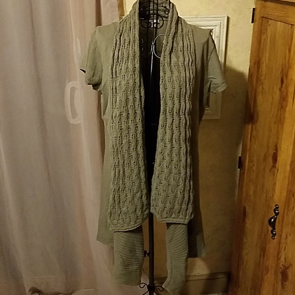 Chic, Boho, Olive colored knitted cardigan